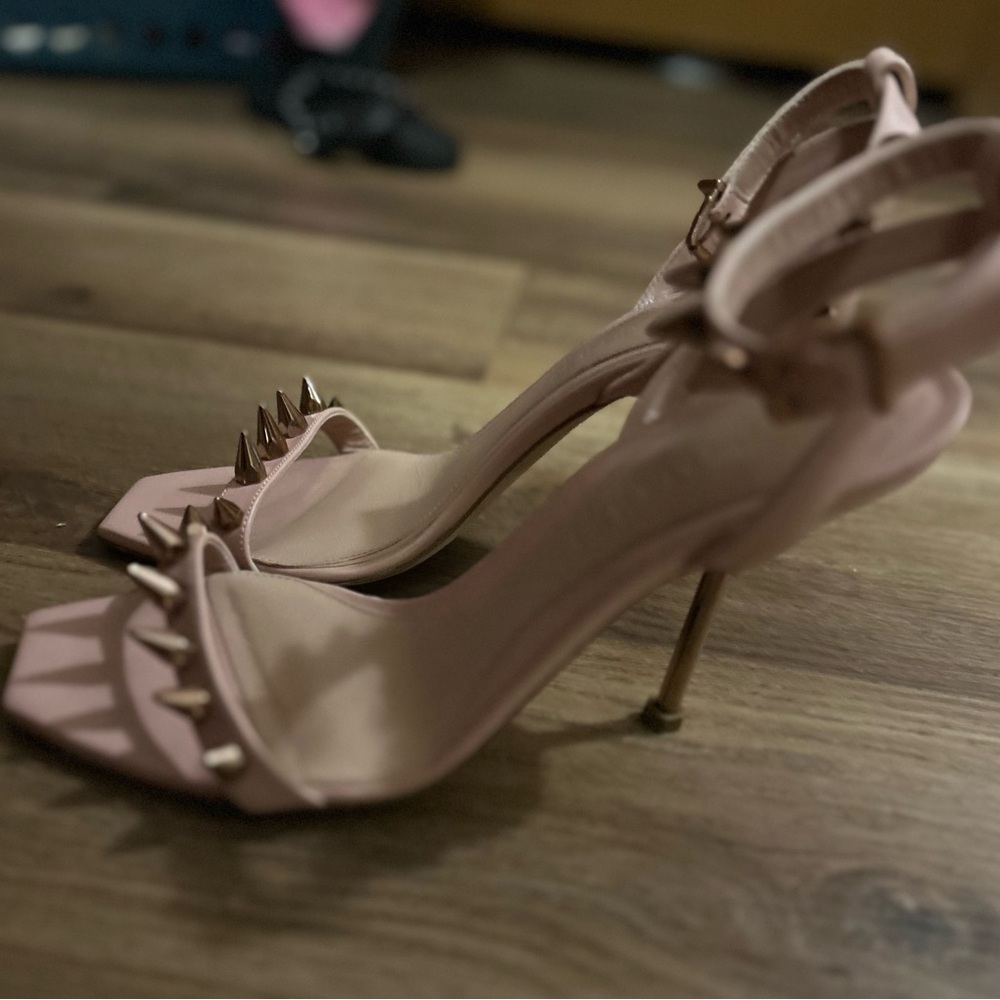 Alexander McQueen Pink Spiked Heels - Picture 2 of 4